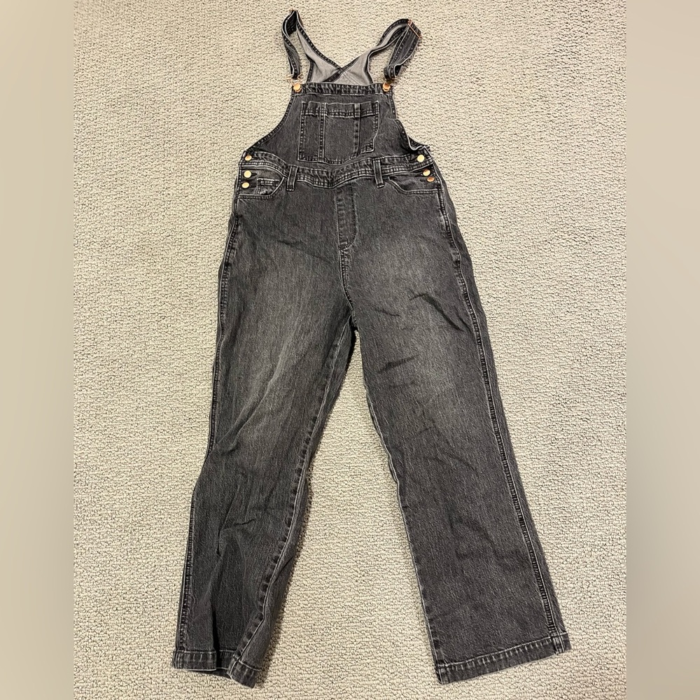 Universal Threads Black overalls from target, Never worn & size 6/28R